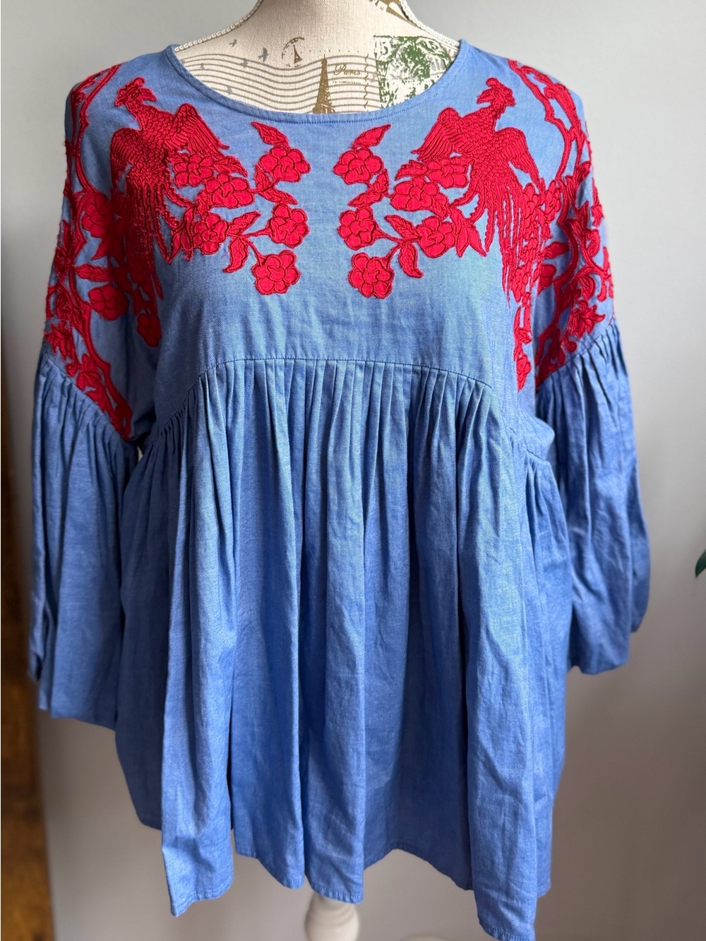 Hemant & Nandita Lianna
Embroidered Blouse